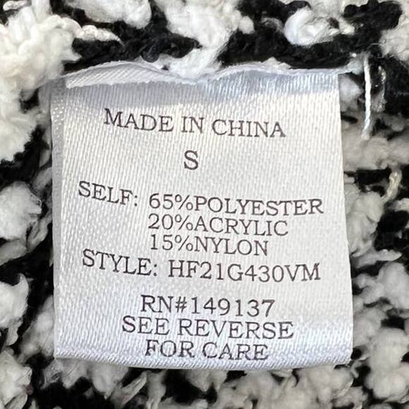 HYFVE Black White Oversized Popcorn Knit Button Down Cardigan Sweater Size Small - Picture 12 of 13